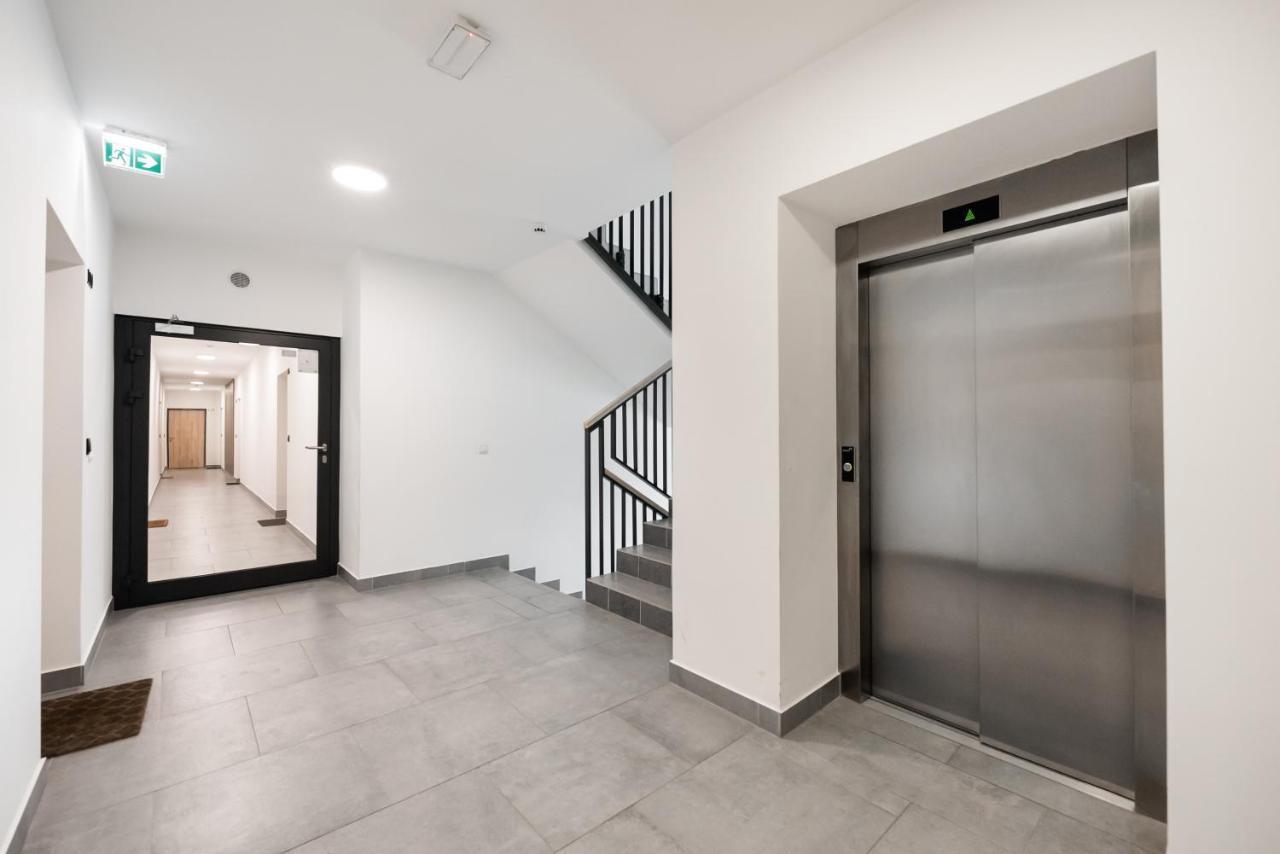 Ursynow Klobucka Comfort Apartment Varşovia Exterior foto